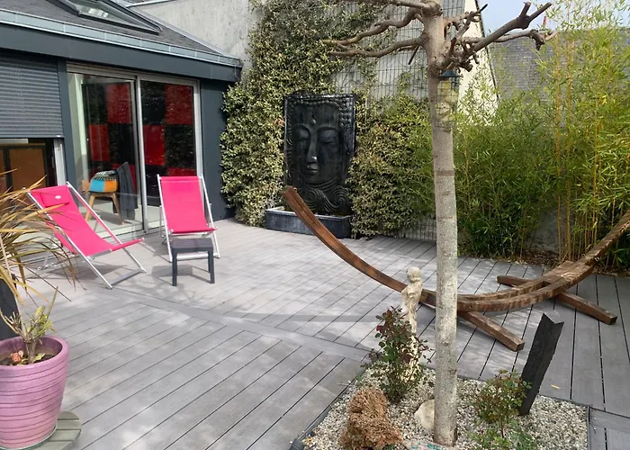 לינה וארוחת בוקר Mansoreau 3*